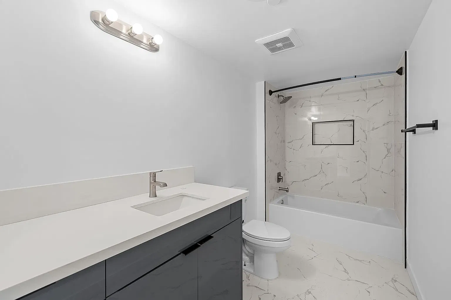 12714 S Figueroa St — Photo 1
