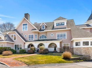 27 Badgers Is W APT 1, Kittery, ME 03904