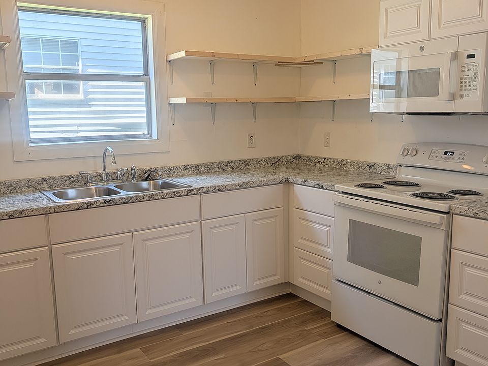 1st image of 121 Villa Ct #121