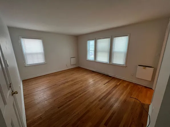 Hillcrest Garden Apartments