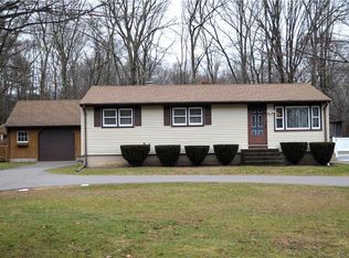 708 Long Cove Rd, Gales Ferry, CT 06335