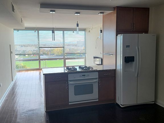 3rd image of 9715 Woods Dr Unit 1307
