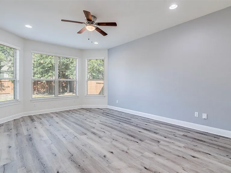 5728 Siragusa Dr — Photo 18