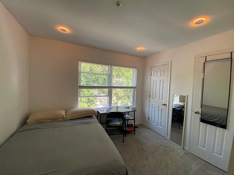 1327 Belmont St NW — Photo 43