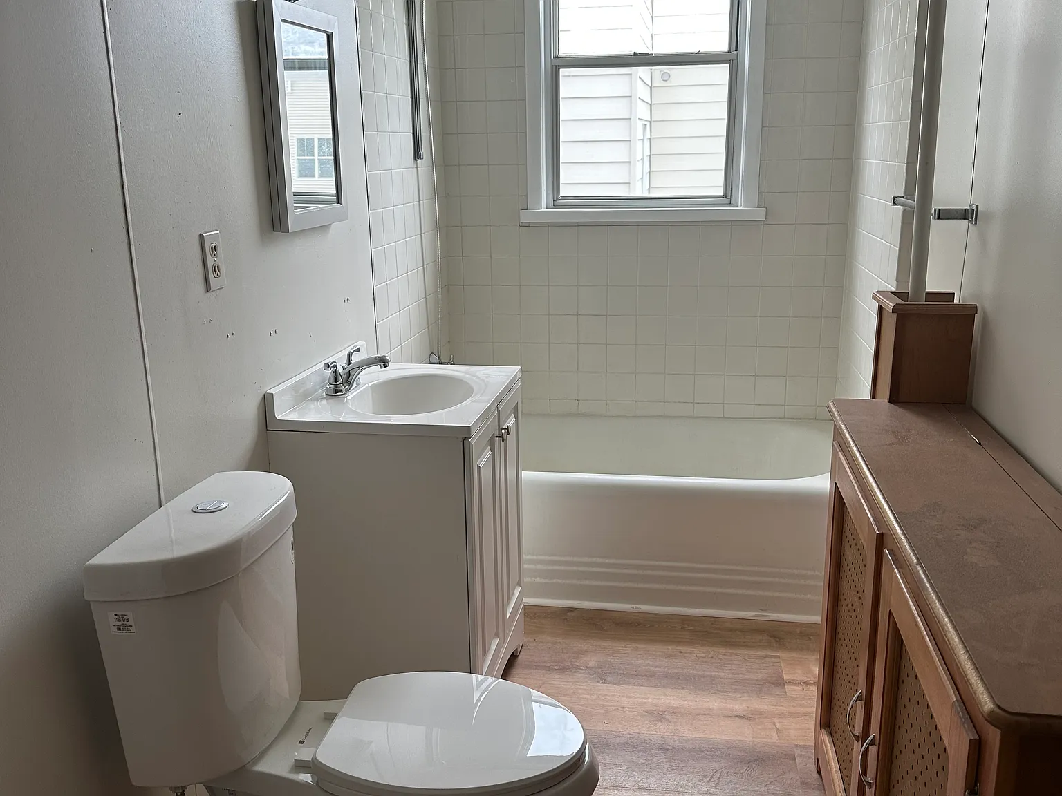 962 Ridge Ave — Photo 4