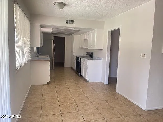 2918 W Glendale Ave — Photo 4
