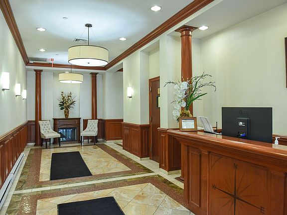 3rd image of 155 Bay St APT 2A