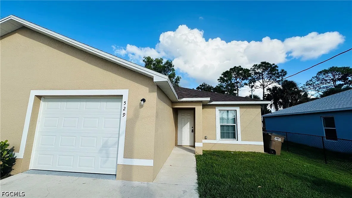 3 bed, 2.0 bath, 1250 sqft, $1,590 — Photo 1