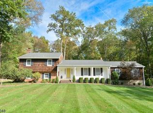 35 Old Chimney Rd, Upper Saddle River, NJ 07458