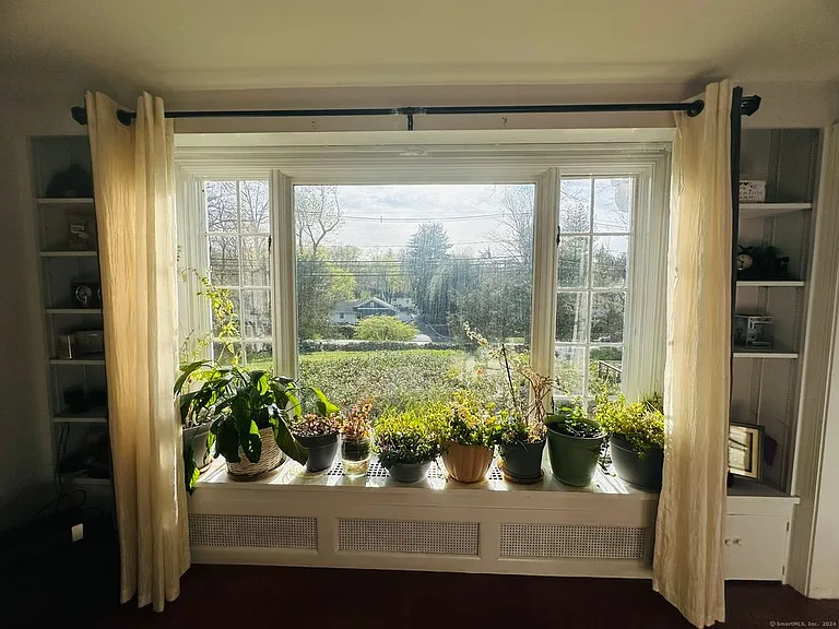 37 Weed St — Photo 12
