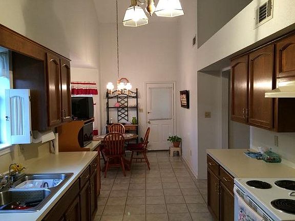 3rd image of 2315 Oak S