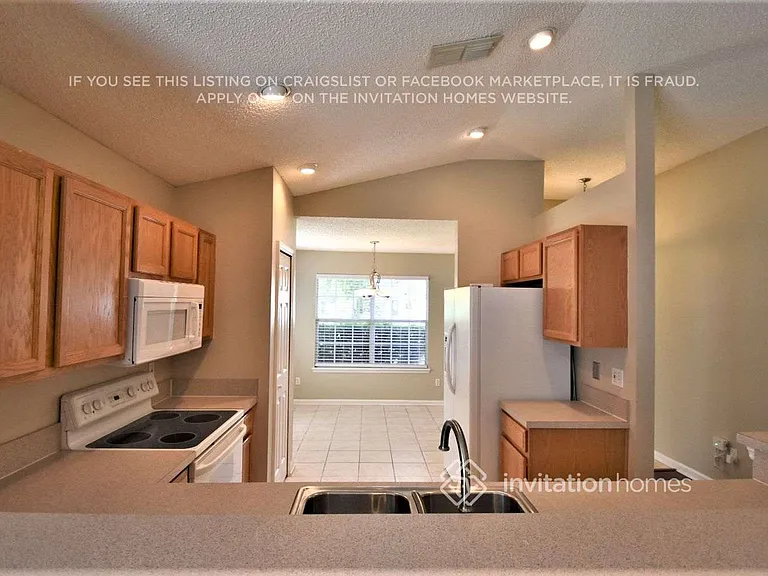 316 Southlake Dr — Photo 4