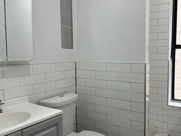 520 W 175th St #11 — Photo 9