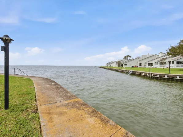 100 Edgewater Dr Unit 32, Livingston, TX 77351
