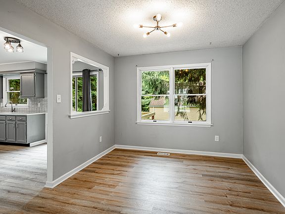 3rd image of 1212 New Hampshire Ln