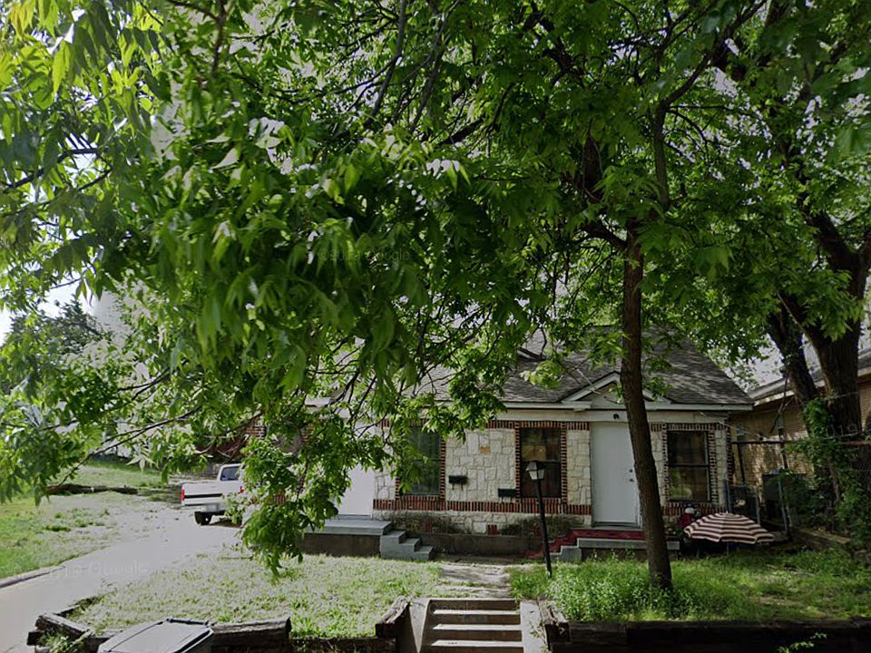 2nd image of 112 W Eight St