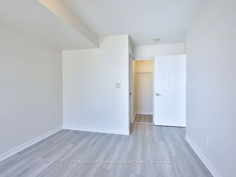 310 Burnhamthorpe Rd W #1602 — Photo 26