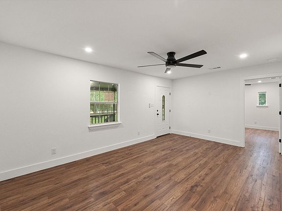 5th image of 202 Roberts Rd