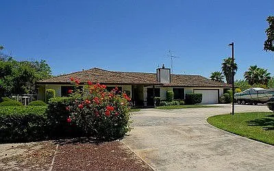 5900 Tully Rd photo 1