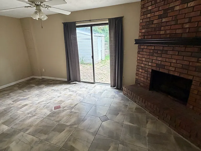 Long Beach Cir — Photo 7