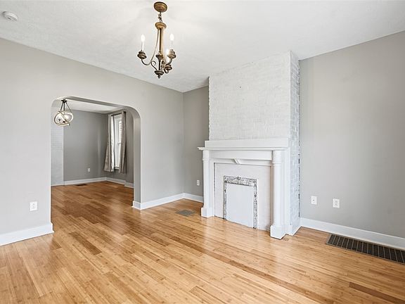 5th image of 104 Marie Ave