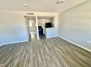 Spacious Remodeled 1BR/1BA Apartment with Beautiful New LVT Flooring, Zephyrhills, FL 33542