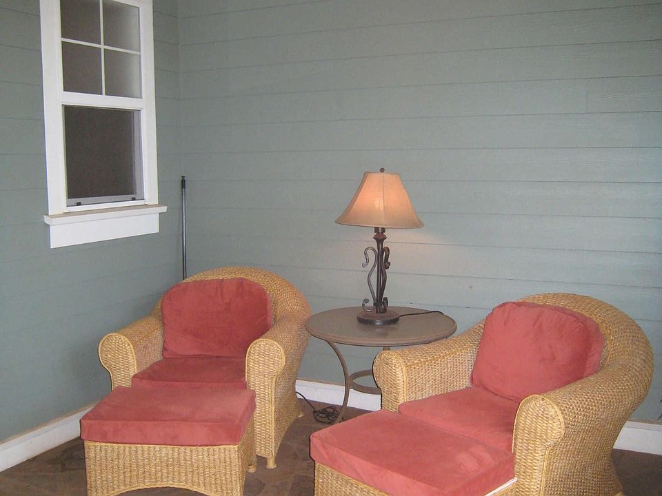 2nd image of 2464 Waipua St