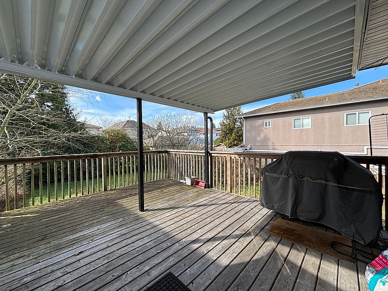Burnaby Apartment for rent - 2 Bedrooms — photo 16