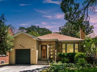 445 Uvedale Rd, Riverside, IL 60546