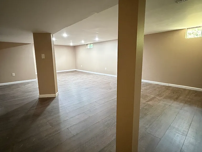 2313 Brown St — Photo 17