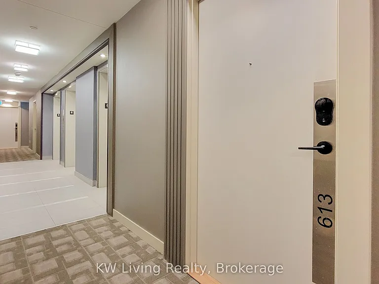 85 Oneida Cres #613 — Photo 4