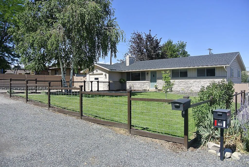 905 W Naches Ave photo 1
