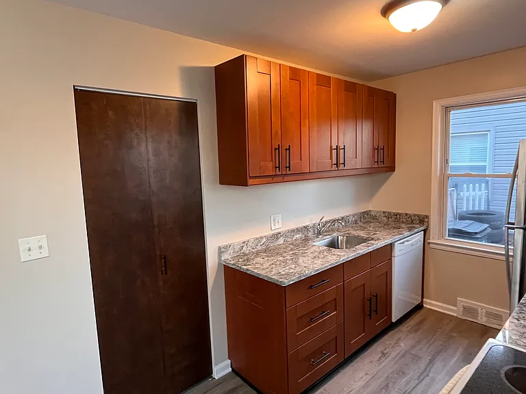 2118 Browning St — Photo 2