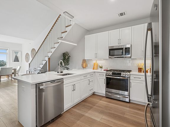 3rd image of 84 Cooper Ave #2401