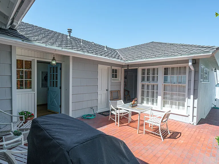 2124 E Oceanfront — Photo 7