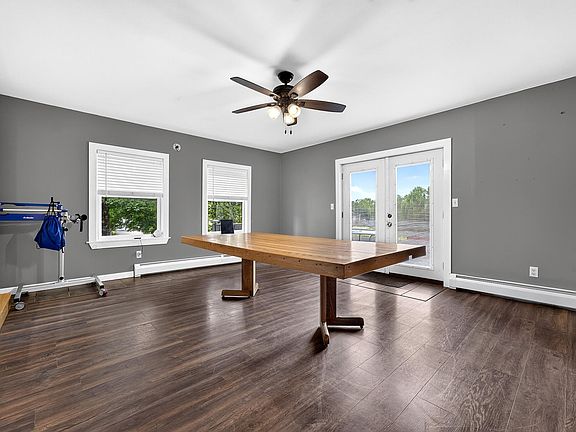 5th image of 32 Maple Street