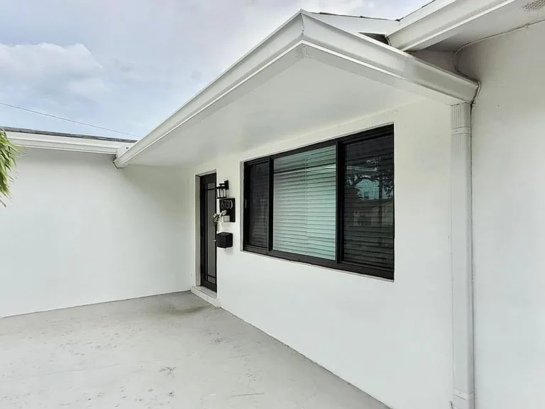6730 Charleston St — Photo 2