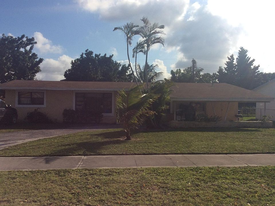 1st image of 810 NW 172nd Ter