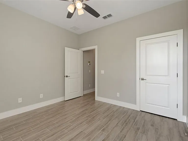 119 Tulip Ln — Photo 18