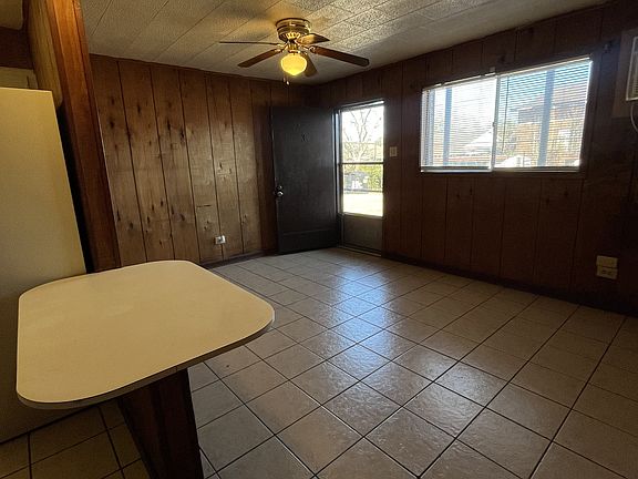 3rd image of 211 Dalton St APT 3