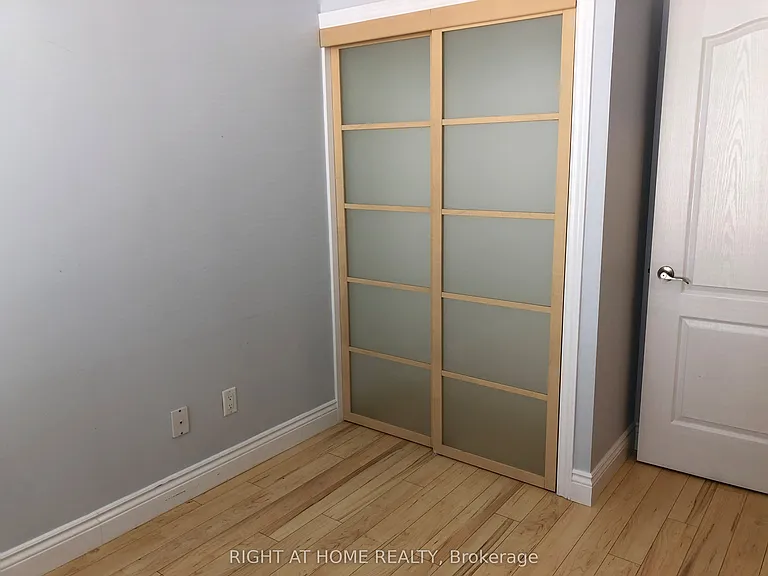 415 Jarvis St #327 — Photo 16