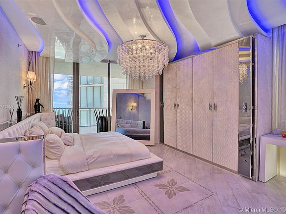 3rd image of 9705 Collins Ave #2004/2005