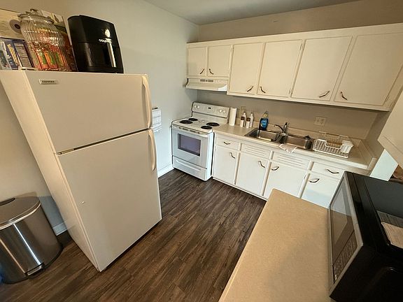 5th image of 245 Williamsburg Dr #3