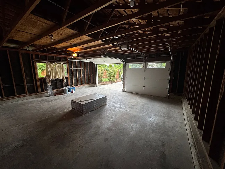 2490 NW 25th St — Photo 34