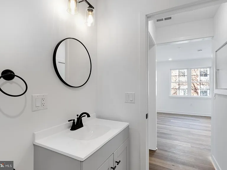 1116 S 7th St #2 — Photo 15