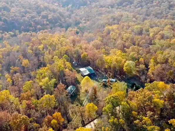 1044 Springwood Ln, Hardy, AR 72542