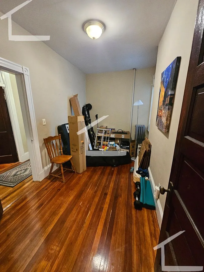 Charming 5 Bedroom — Photo 4