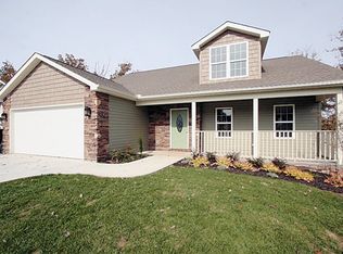 2415 Crossview Dr, Pigeon Forge, TN 37863