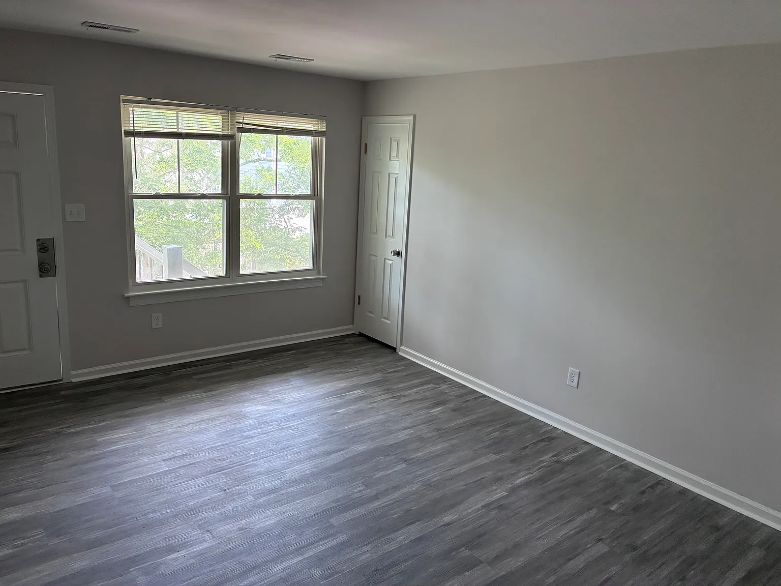 2 bed, 790 sqft, $1,550 — Photo 3