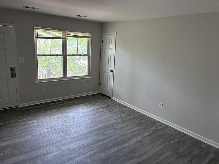 1216 Little Bay Ave — Photo 4
